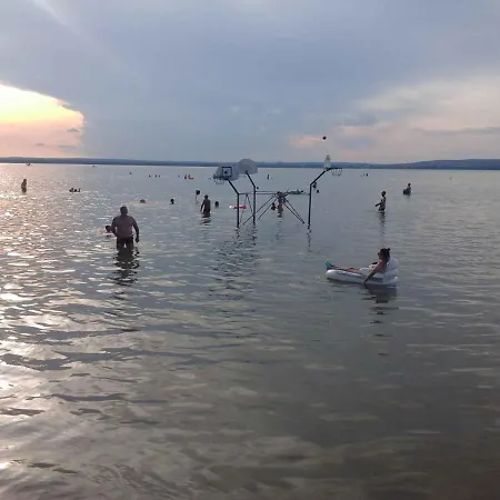 Balatonbereny/balaton 18152 بيت للعطل *