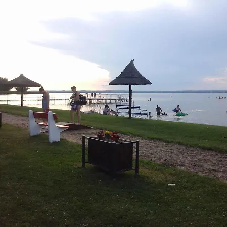 Balatonbereny/balaton 18152 بيت للعطل *